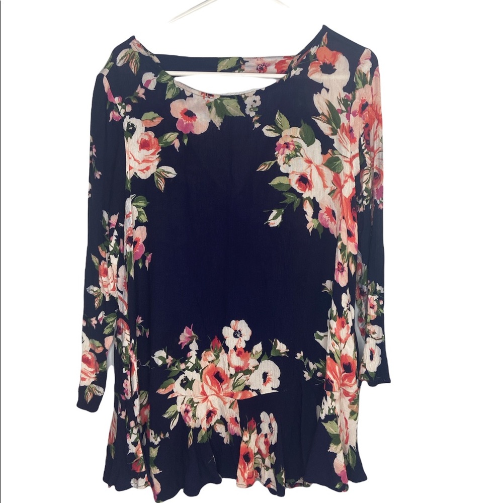 Altar’d State. Medium caydin tunic.